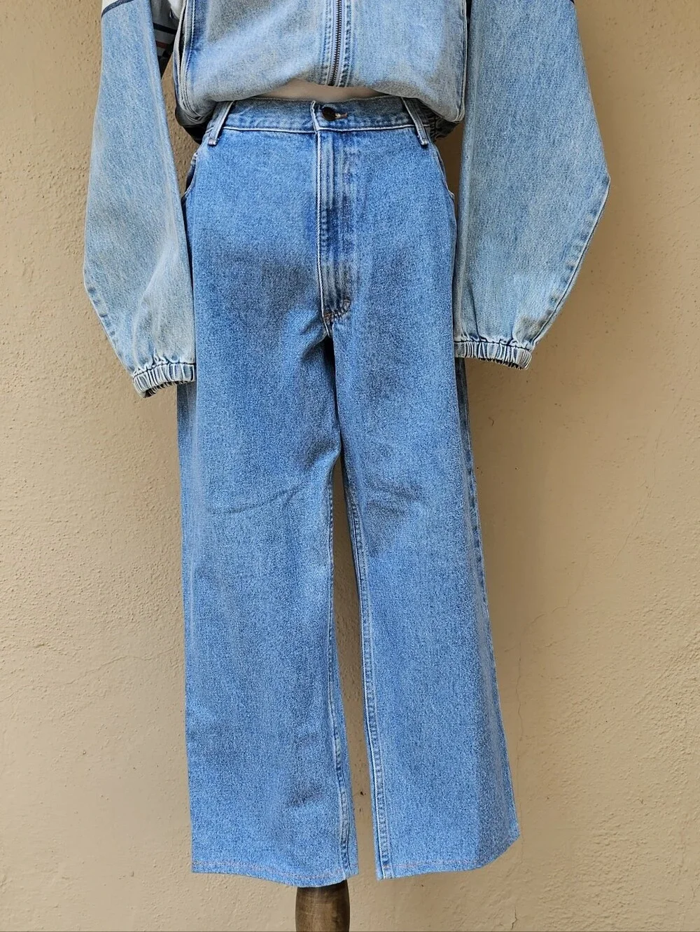 L. L. Bean Relaxed Fit Lightwash Heritage Denim Size 42 × 28